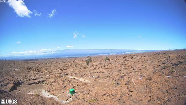 Kīlauea's upper Southwest Rift Zone, looking northwest [MITDcam] preview image