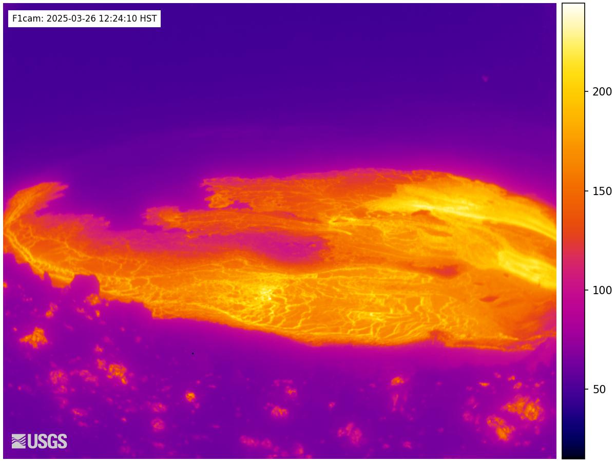 Thermal image of Halemaʻumaʻu and water lake [F1cam] preview image