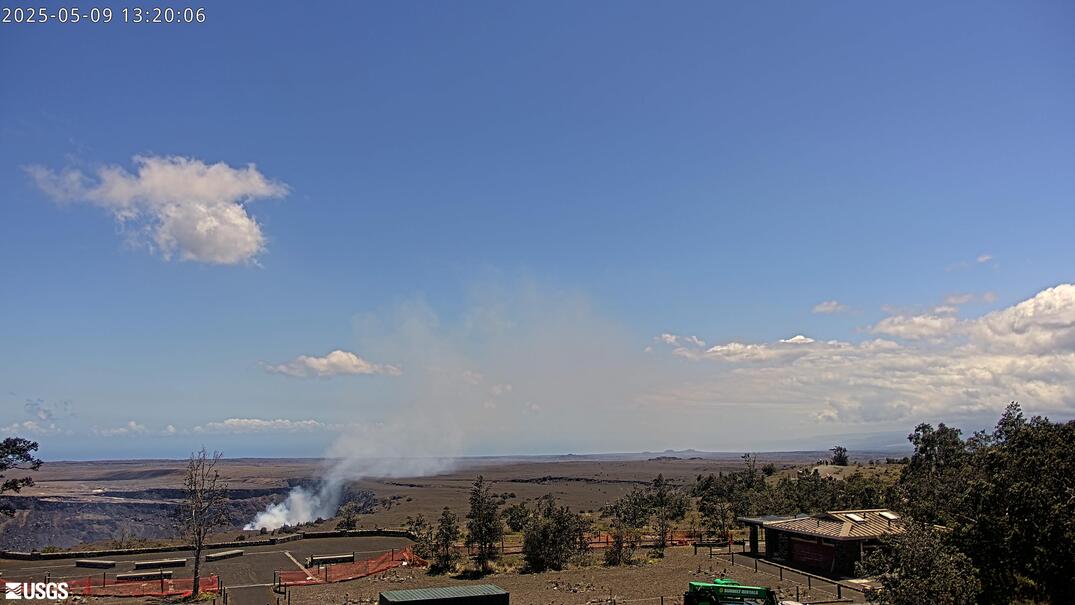 Webcam image view of volcano summit