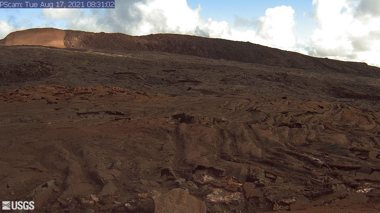 This image is from a temporary research camera positioned just south of Puʻu ʻŌʻō, looking north at the southern flank of Puʻ