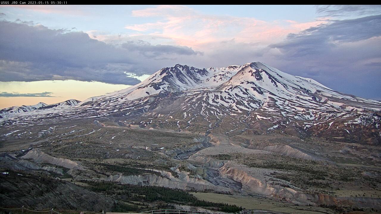 static image Mount St. Helens looking south from the north of the volcano